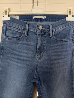 Levi's Premium 720 Super Skinny women's jeans like new, size 27, blue