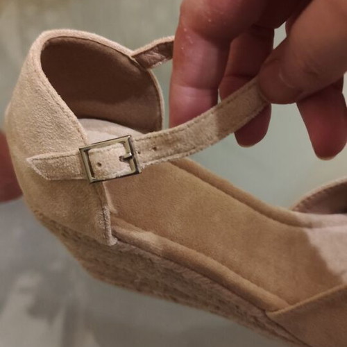 Beige suede platform sandals size 39 new with medium espadrille heel