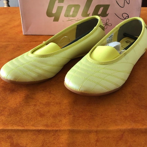 Branded women's athletic shoes used size 39