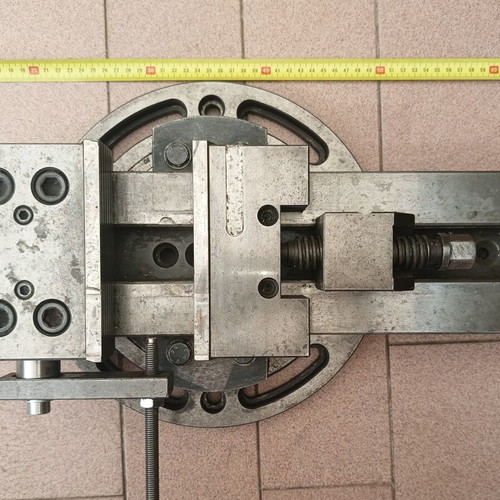 Machine Vise used with rotating base, 36kg, 150mm jaws