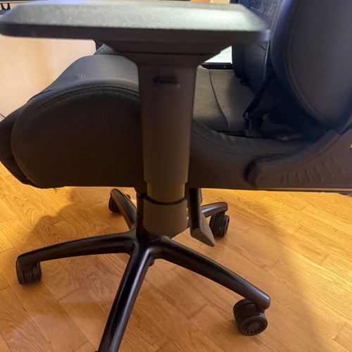 Anda Seat Gaming Chair Dark Knight Premium Carbon Black XL like new, leatherette