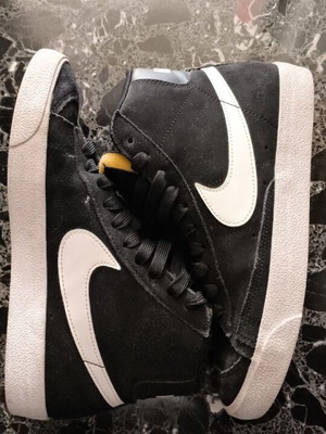 Nike Blazer Mid suede black in like new condition