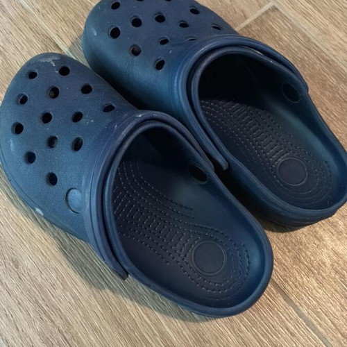 Children's flip flops like new, size 34, blue