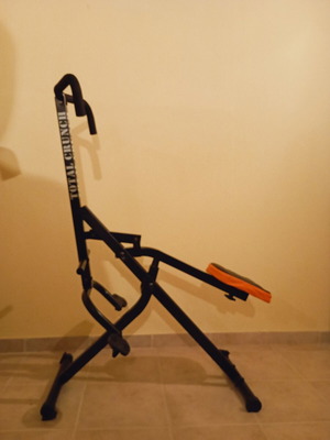 Total Crunch fitness machine like new, foldable and sturdy