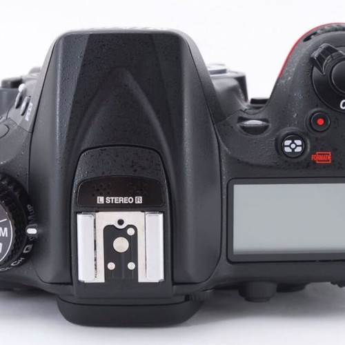 Nikon D7200 camera kit with 35mm f/1.8 lens