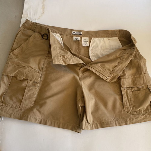 Columbia men's cargo shorts khaki size 3XL like new