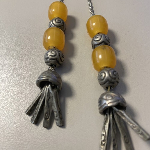 Collectible worry beads with yellow and hammered beads, 23 cm, like new