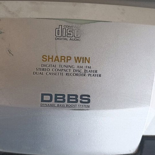 Radio CD used with detachable speakers and cassette