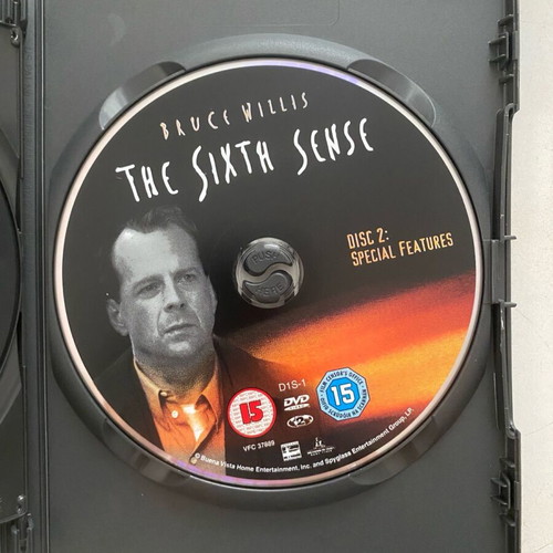 The Sixth Sense DVD 2-disc collector's edition like new with English subtitles