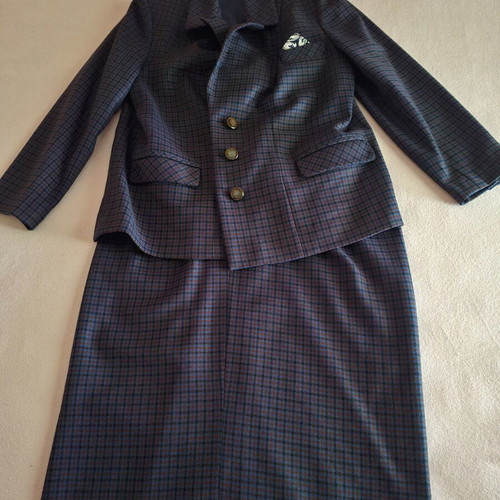 Cashmere wool suit purple size 48-50 new