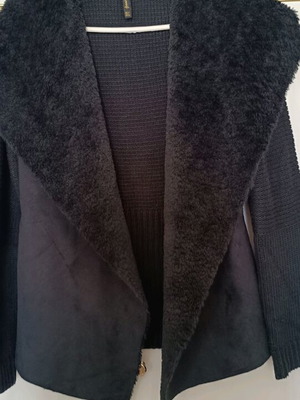 Stradivarius knitted cardigan with fur, size M, like new, black