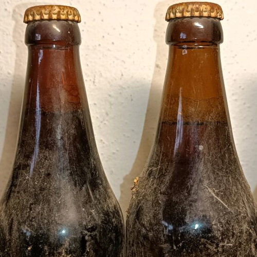 Vintage Amstel beers pack with sealed bottles