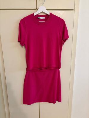 Zara skirt and blouse set fuchsia color like new