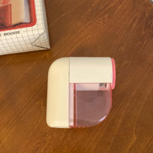 Lint remover for knitted fabrics like new