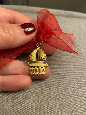 Gouraki 2002 gold-plated silver 925 like new, boat charm