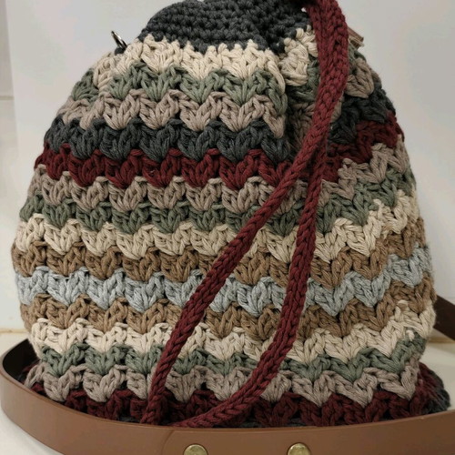 Handmade bucket bag like new, multicolor shoulder style
