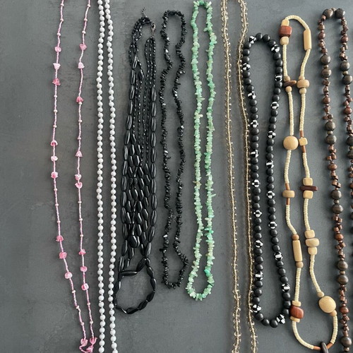 Necklaces set of 16 in various lengths and colors like new