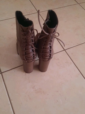 Women's leather ankle boots with laces size 38