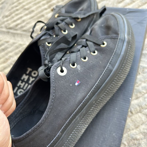 Tommy Hilfiger sneakers size 40 used, black