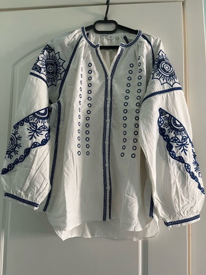 Embroidered white shirt new with blue details size M