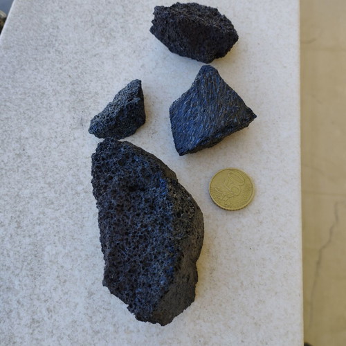 Lava pieces from Hawaii used, in very good condition