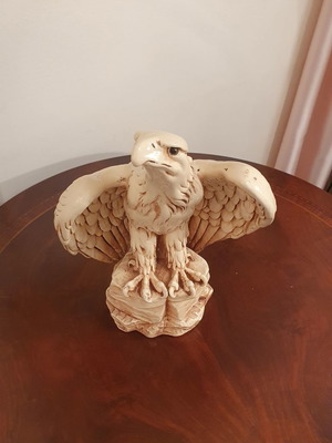 Eagle statue used, height 30cm