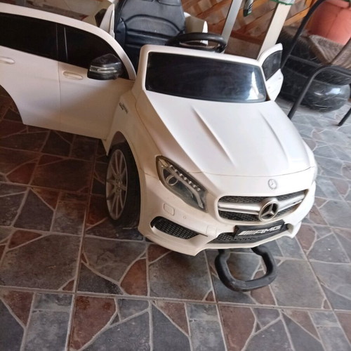 Remote control car used with screen, charger, songs and kids movies
