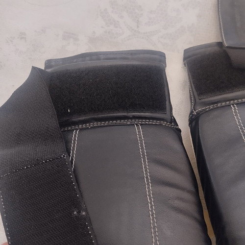 Men's boxing gloves for light training, black, without cloth bag
