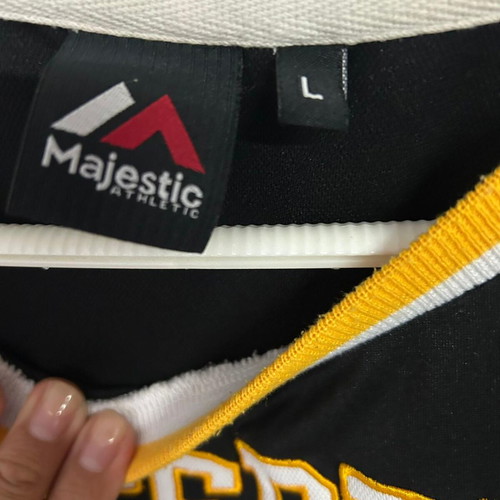 Pittsburgh Pirates Majestic jersey used, size Large