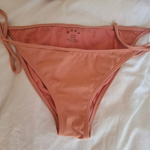 Roxy bikini set used, salmon color, size S