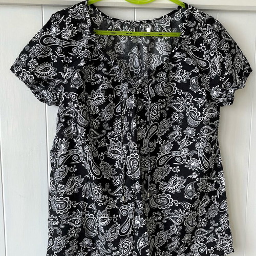 Paisley blouse new, black and white, size XL