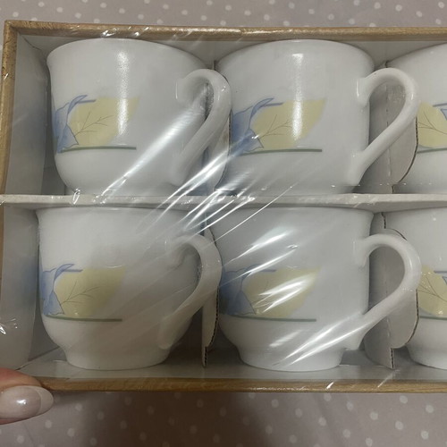 Cup set new, 6 cups and 6 saucers in box
