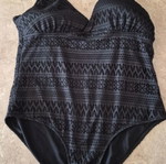 Swimsuit size L like new, black with lace effect and removable padding