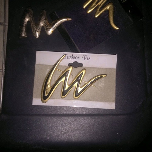 Pins new, set of 3, gold and silver colors