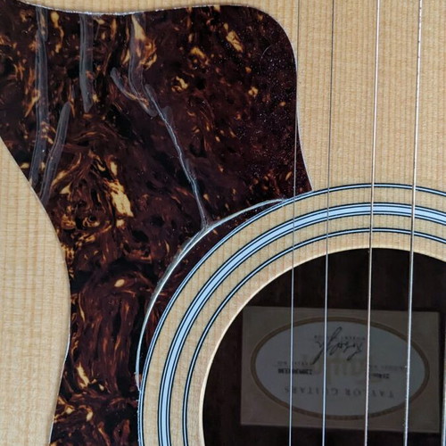Taylor 214CE-KOA electro-acoustic guitar like new