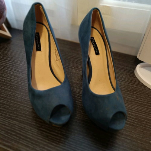 Suede blue pumps like new, size 37
