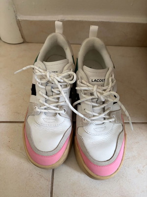 Sneakers γυναικεία Lacoste σαν καινούργια, άσπρο πολύχρωμο, μέγεθος 37.5