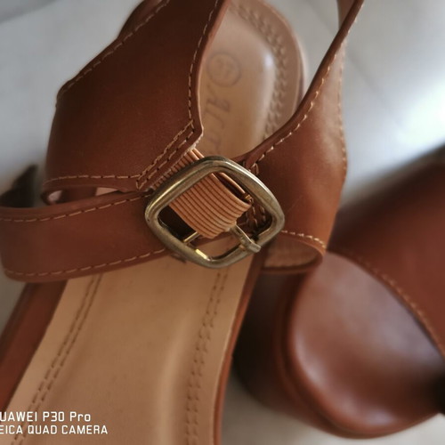 Alta Moda women's platform sandals size 37 like new, tan color