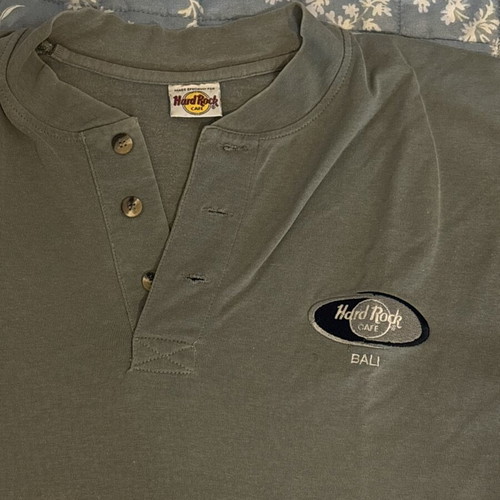 Hard Rock Cafe Bali Henley T-shirt khaki with embroidered logo, like new