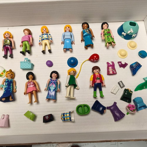 Playmobil female figures set of 11 like new with dresses and accessories