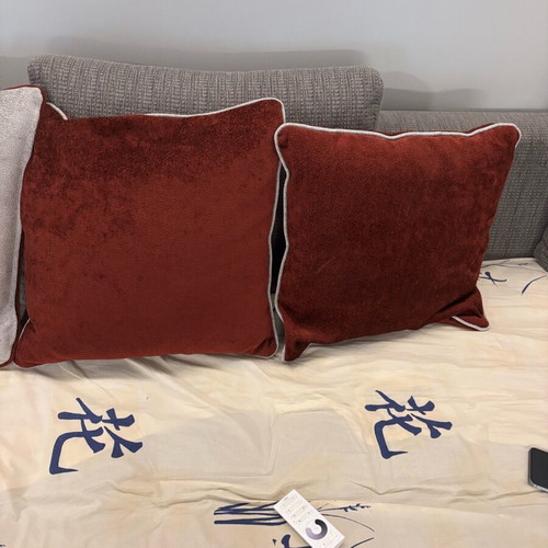 Decorative pillows like new, burgundy with gray details, set of 2