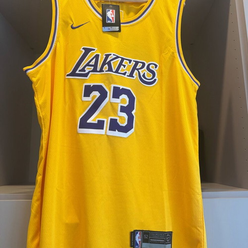 LA Lakers NBA kit XL new with tag