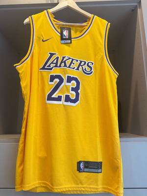 LA Lakers NBA kit XL new with tag