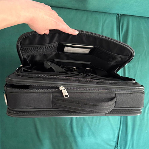 American Tourister Laptop Bag 15" shoulder briefcase black like new
