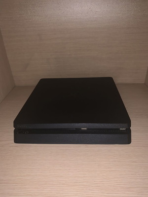 Sony PlayStation 4 Slim 500GB console