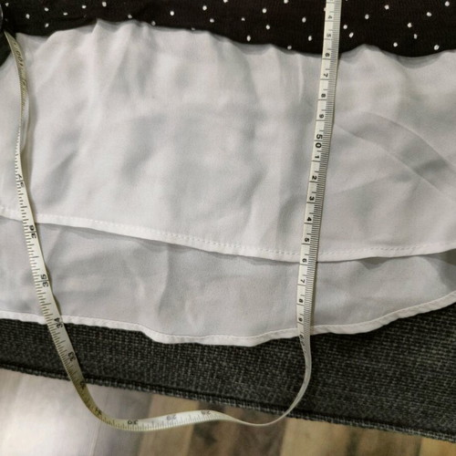 Women's blouse like new, size M, black and white