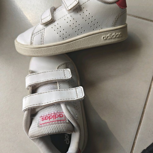 Adidas Advantage Lifestyle Court Lace baby shoes like new no 22