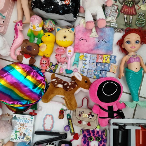 Girls' toys used, plush bags, dolls, parts and accessories set