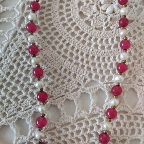 Necklace with white natural pearl and pink nephrite like new