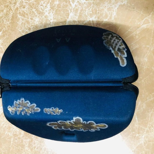 Glasses case with cleaning cloth used